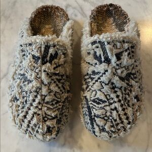 Free People Black and Cream Fuzzy Slippers